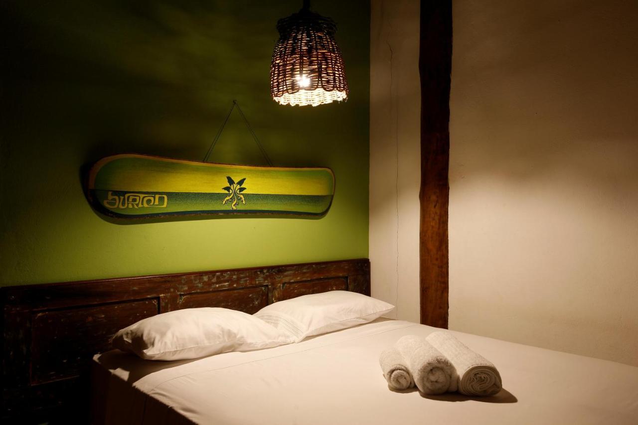 Hotel Bahia Surf Camp Abrantes Exterior foto