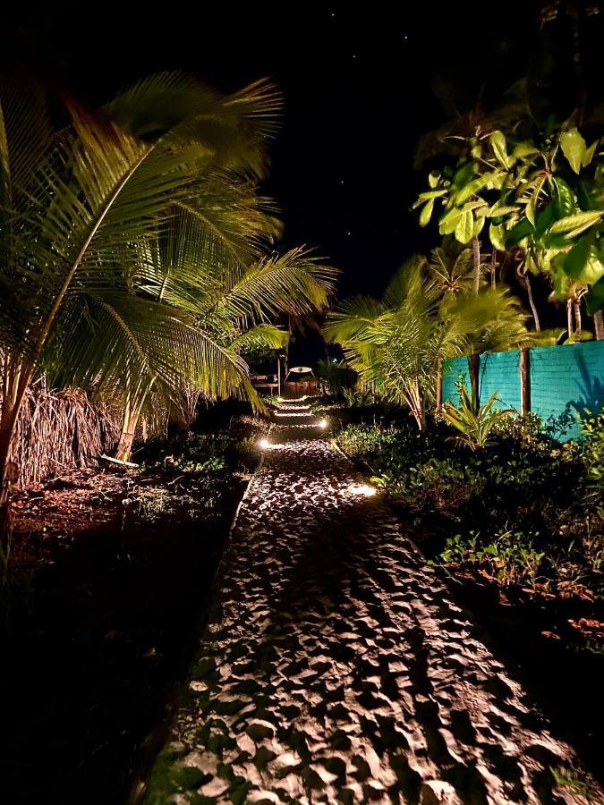 Hotel Bahia Surf Camp Abrantes Exterior foto